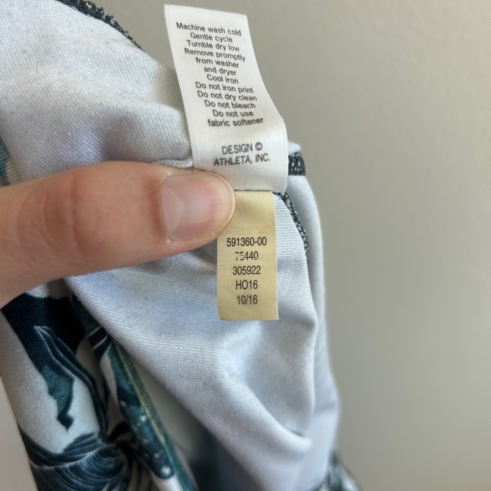 Athleta Chaturanga Tropical Jungle Mesh 7/8 Tights Size Large - Picture 6 of 6